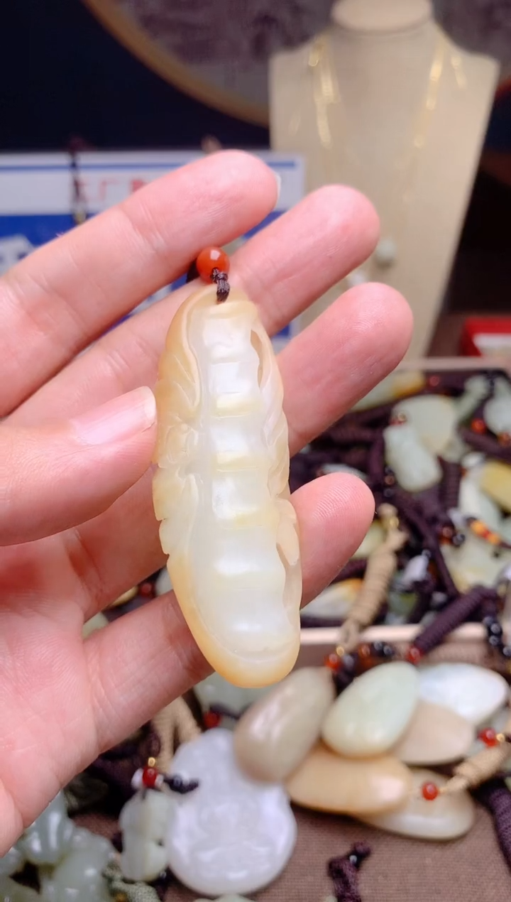 和田玉未镶嵌颈饰1