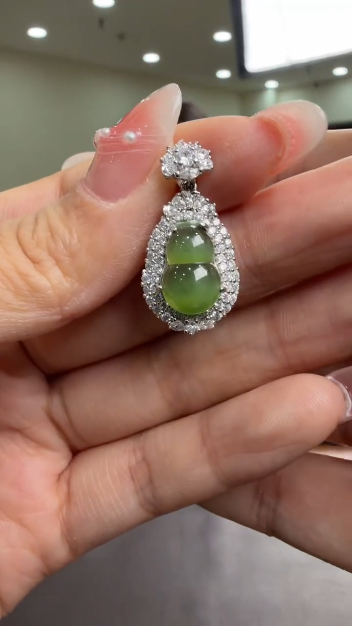 颈饰未镶嵌和田玉挂件