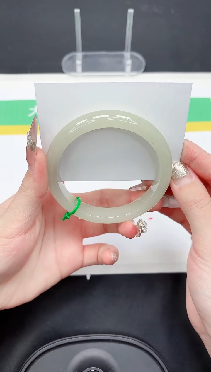 【闪购商品】石英质玉手镯未镶嵌4-64.1