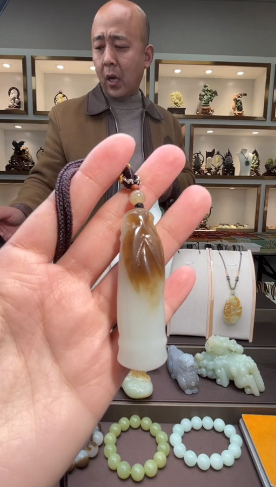 颈饰未镶嵌和田玉苏