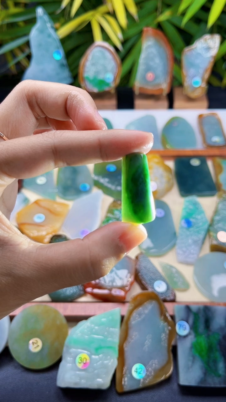 未镶嵌定制翡翠翡翠