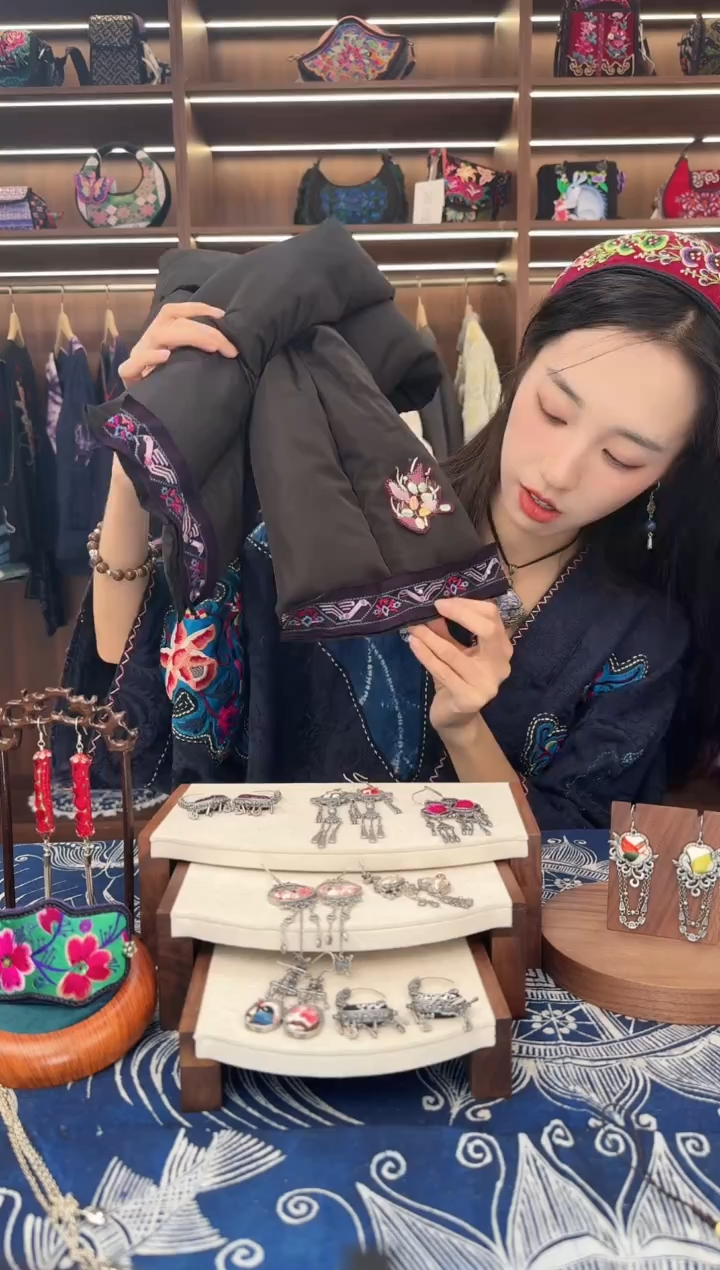 织绣冬*L630黔东南苗族刺绣