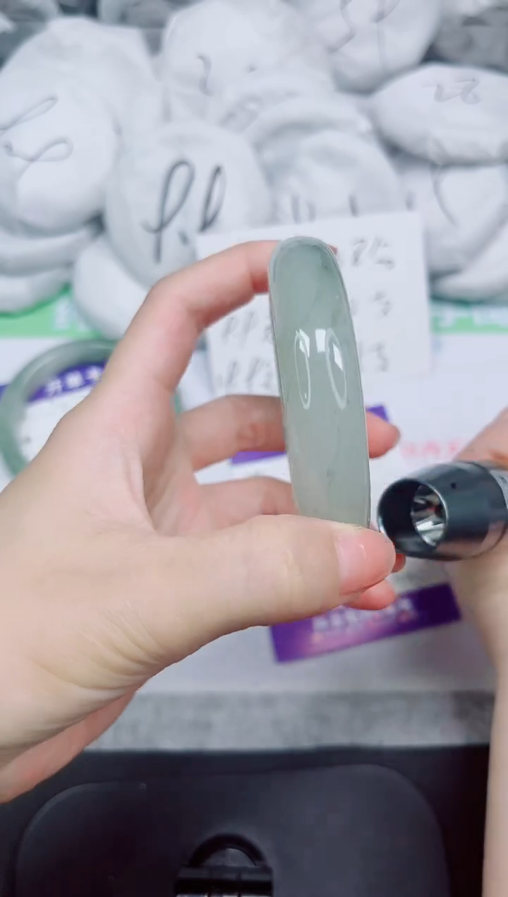 石英质玉手镯未镶嵌8-56