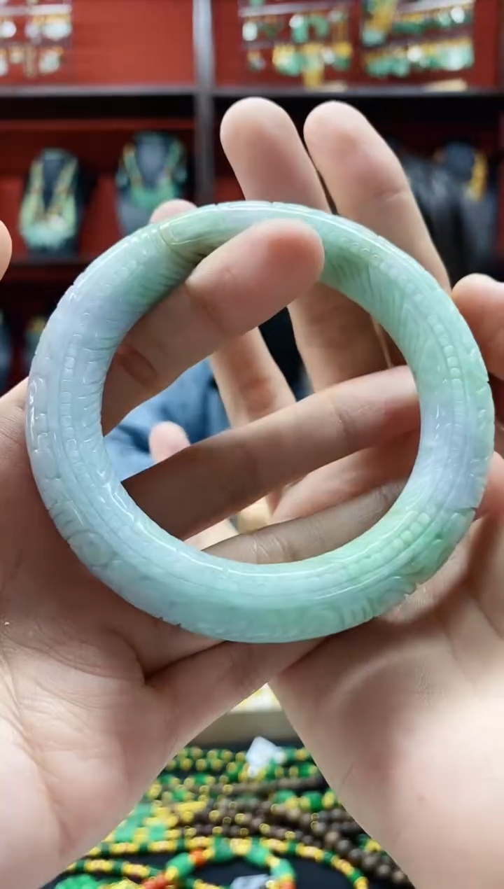 颈饰未镶嵌翡翠手镯55.8