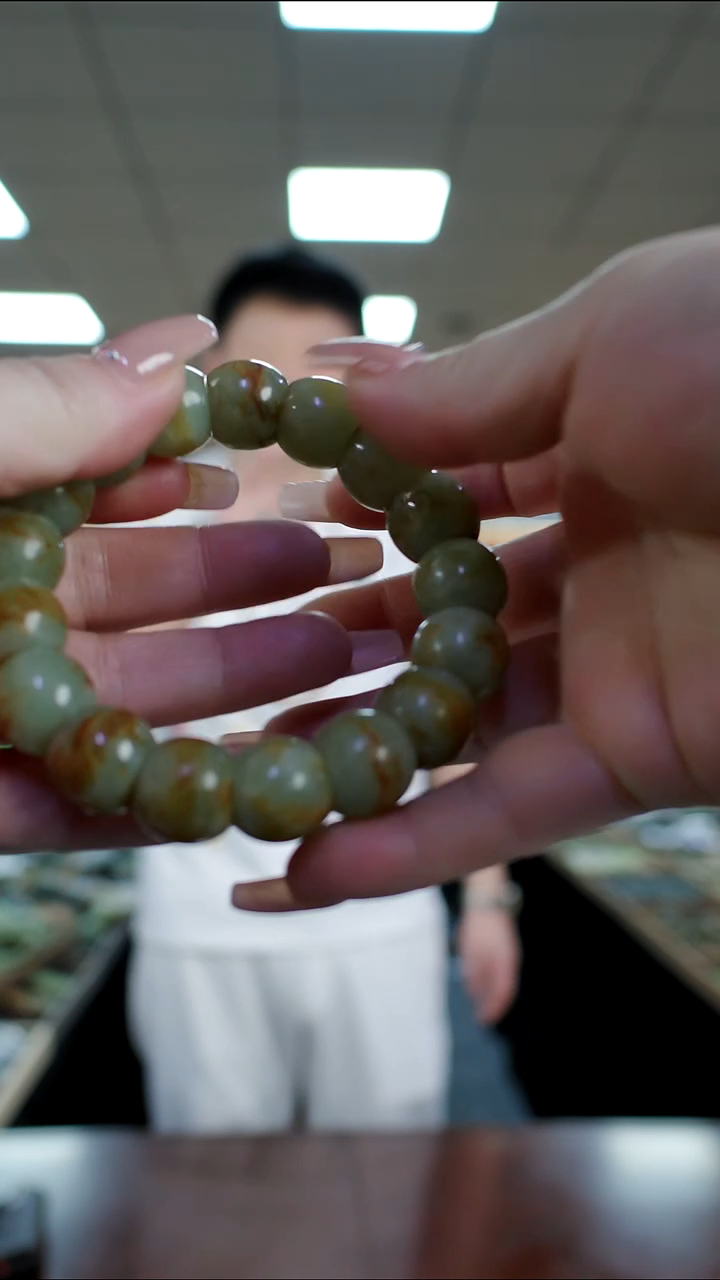 未镶嵌手链透闪石质玉手串