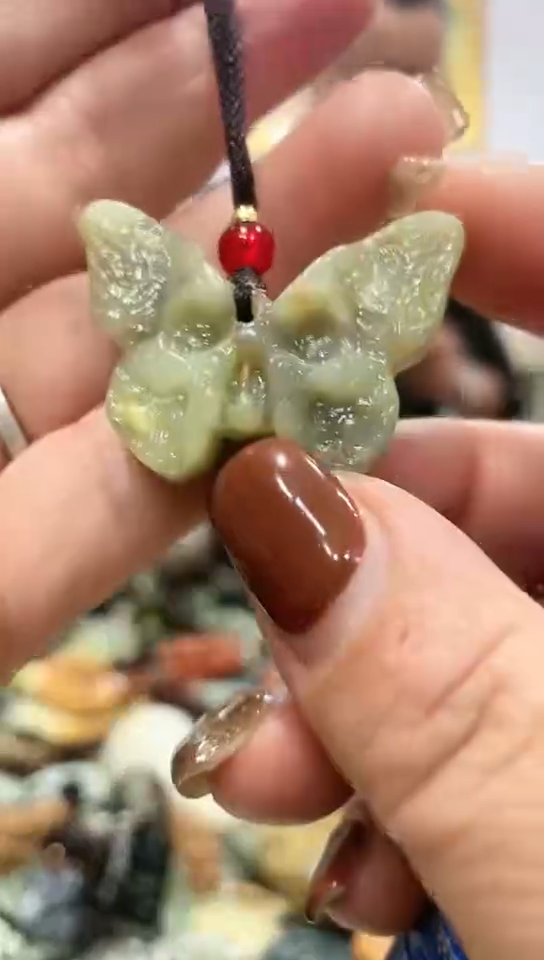 未镶嵌岫玉挂件 