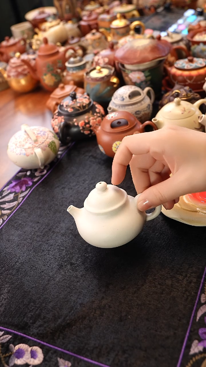 茶壶紫砂白段泥容天