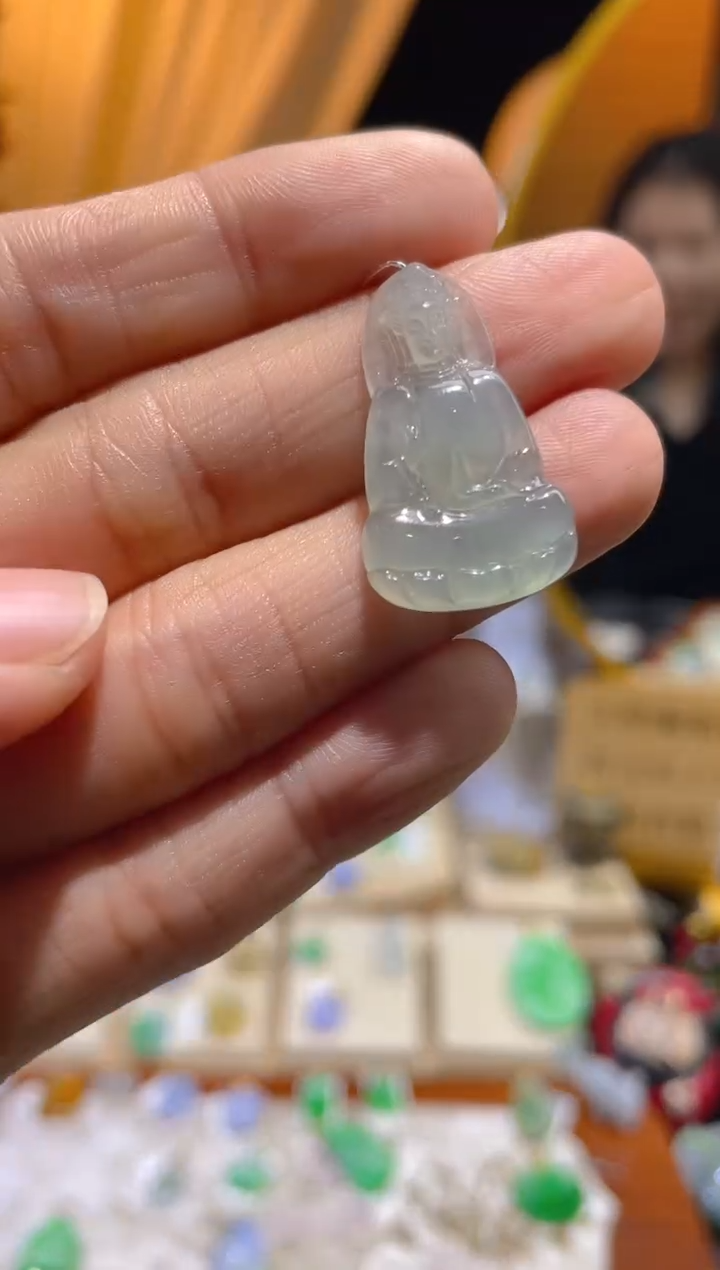 【闪购商品】翡翠颈饰未镶嵌假一赔三