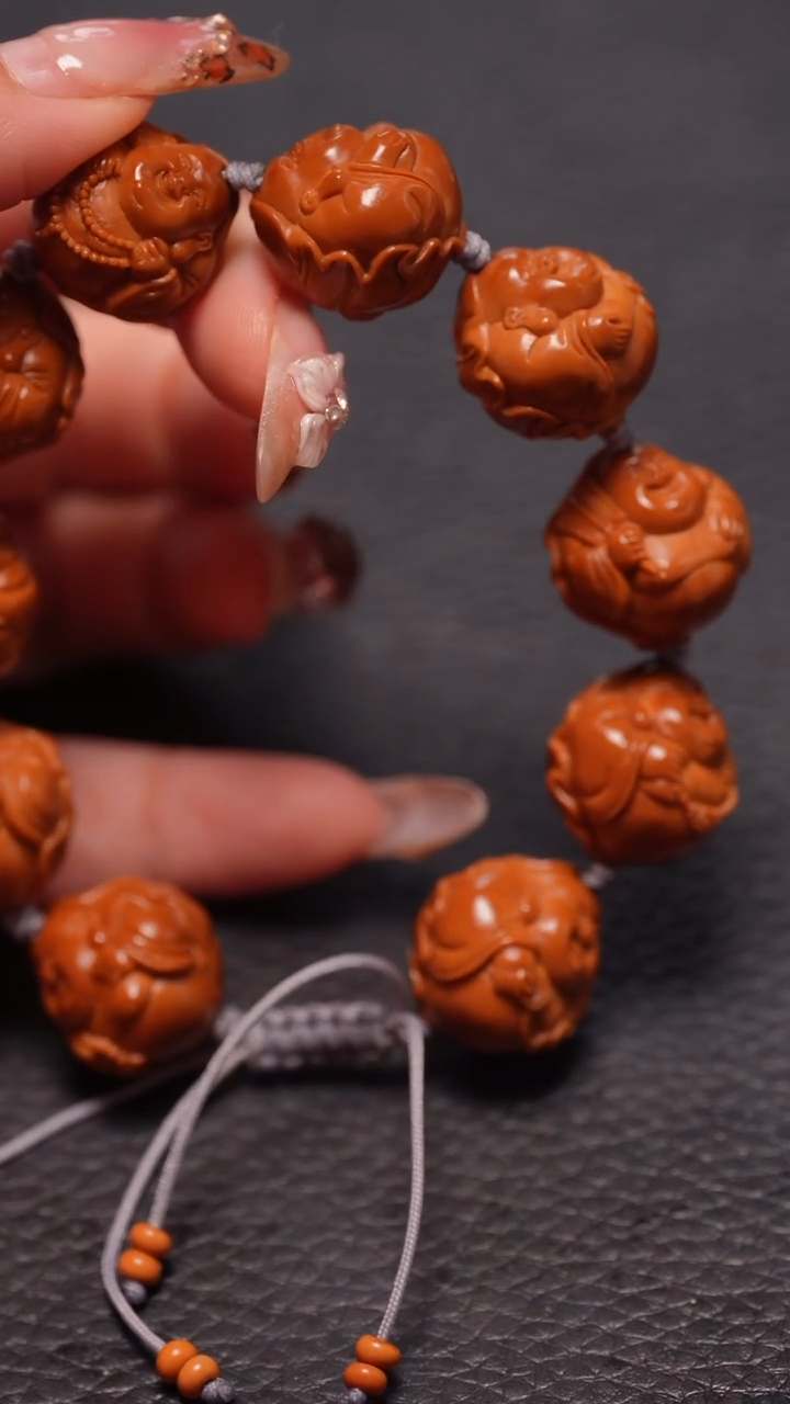 手串橄榄核1.9/荷叶弥勒