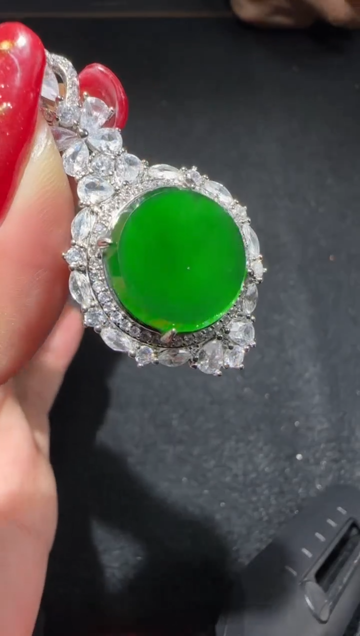 【闪购商品】翡翠吊坠(赠链)未镶嵌多样性发货拍一发一