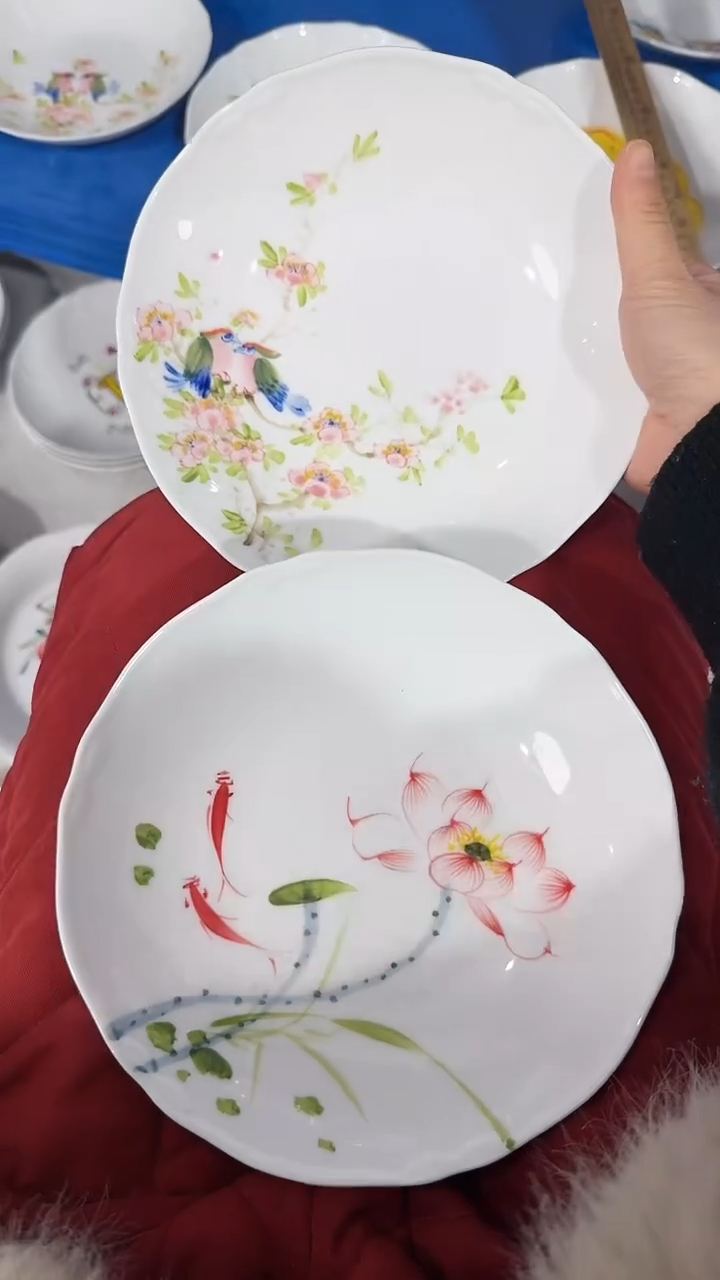 摆件陶瓷狮***虎景德镇高温瓷（玉泥蜻蜓盘）福利价微瑕