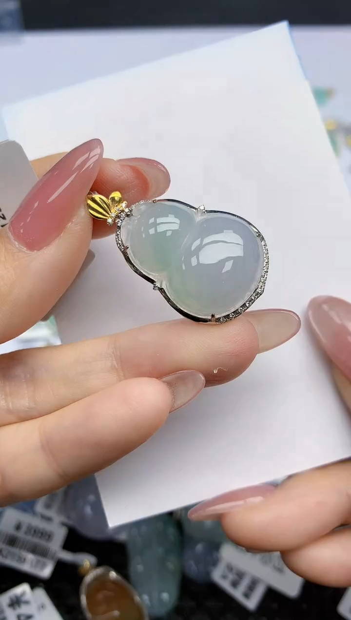 【闪购商品】翡翠挂件18K金镶嵌天然翡翠A货