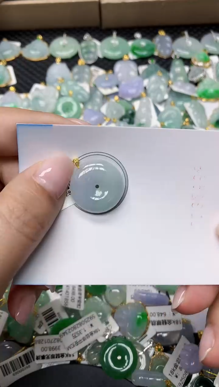 颈饰18K金镶嵌翡翠 11111111111 