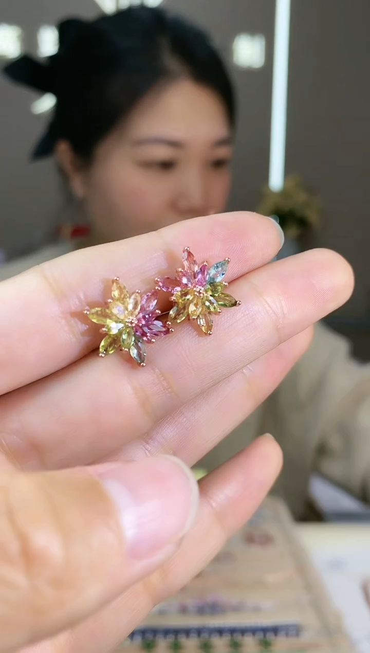 【闪购商品】碧玺耳饰银S925镶嵌耳饰