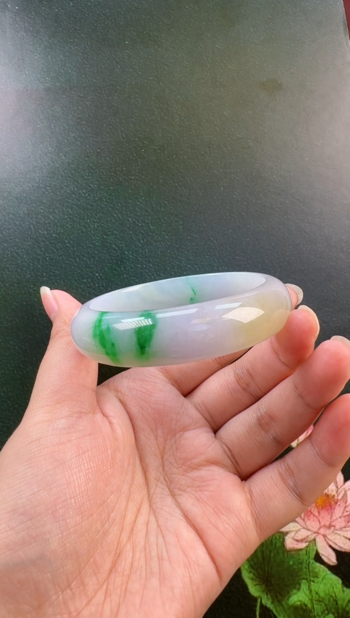 翡翠手镯未镶嵌手镯
