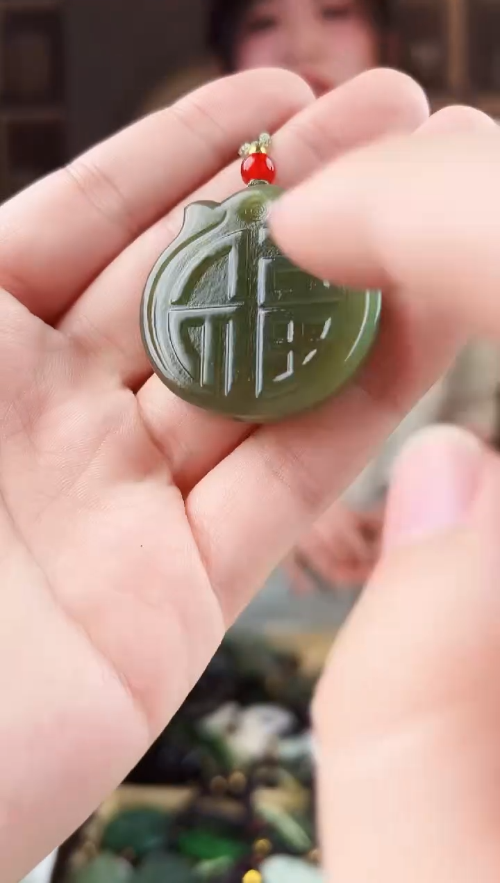 颈饰未镶嵌和田玉拍一发一，多样性发货