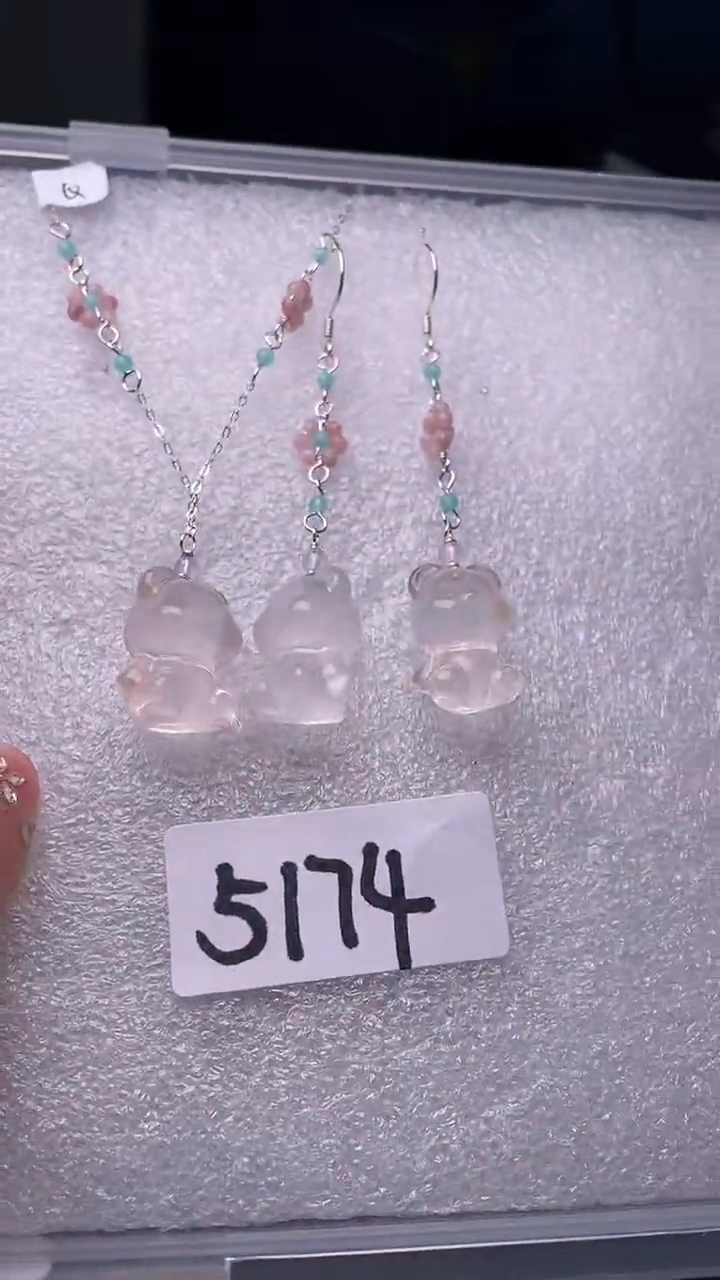 未镶嵌耳饰水晶喜欢拍