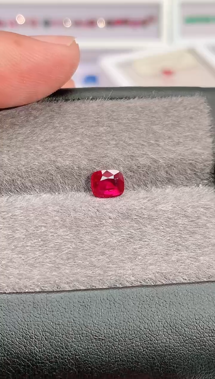 裸石红宝石1.05-27000天然无烧鸽血红红宝石