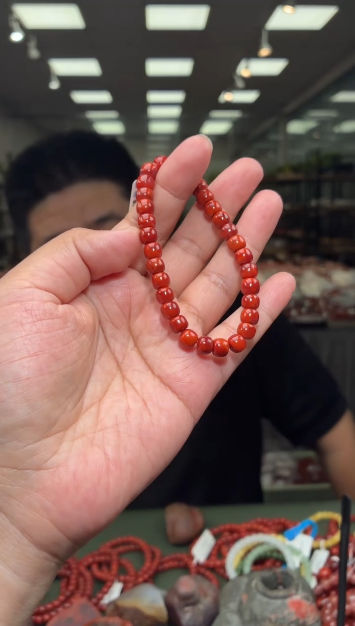 未镶嵌手串南红玛瑙单圈手串一条约7mm多样性发货