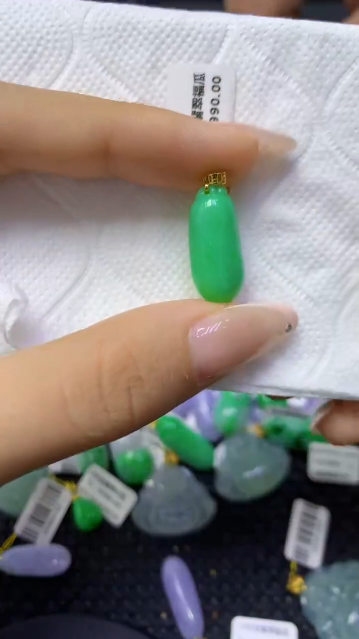 颈饰18K金镶嵌翡翠天然缅甸翡翠A货