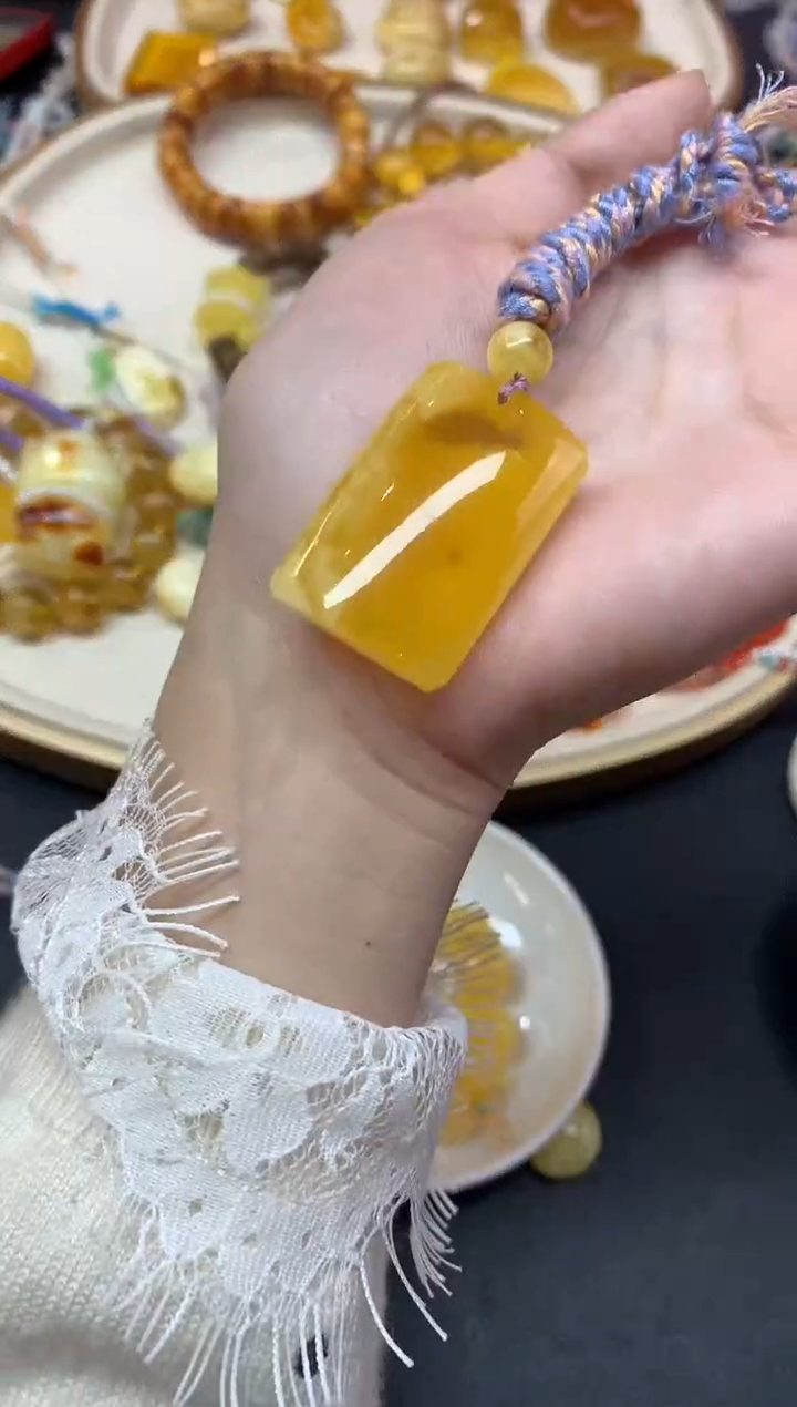 【闪购商品】蜜蜡裸石未镶嵌吊坠A238|599