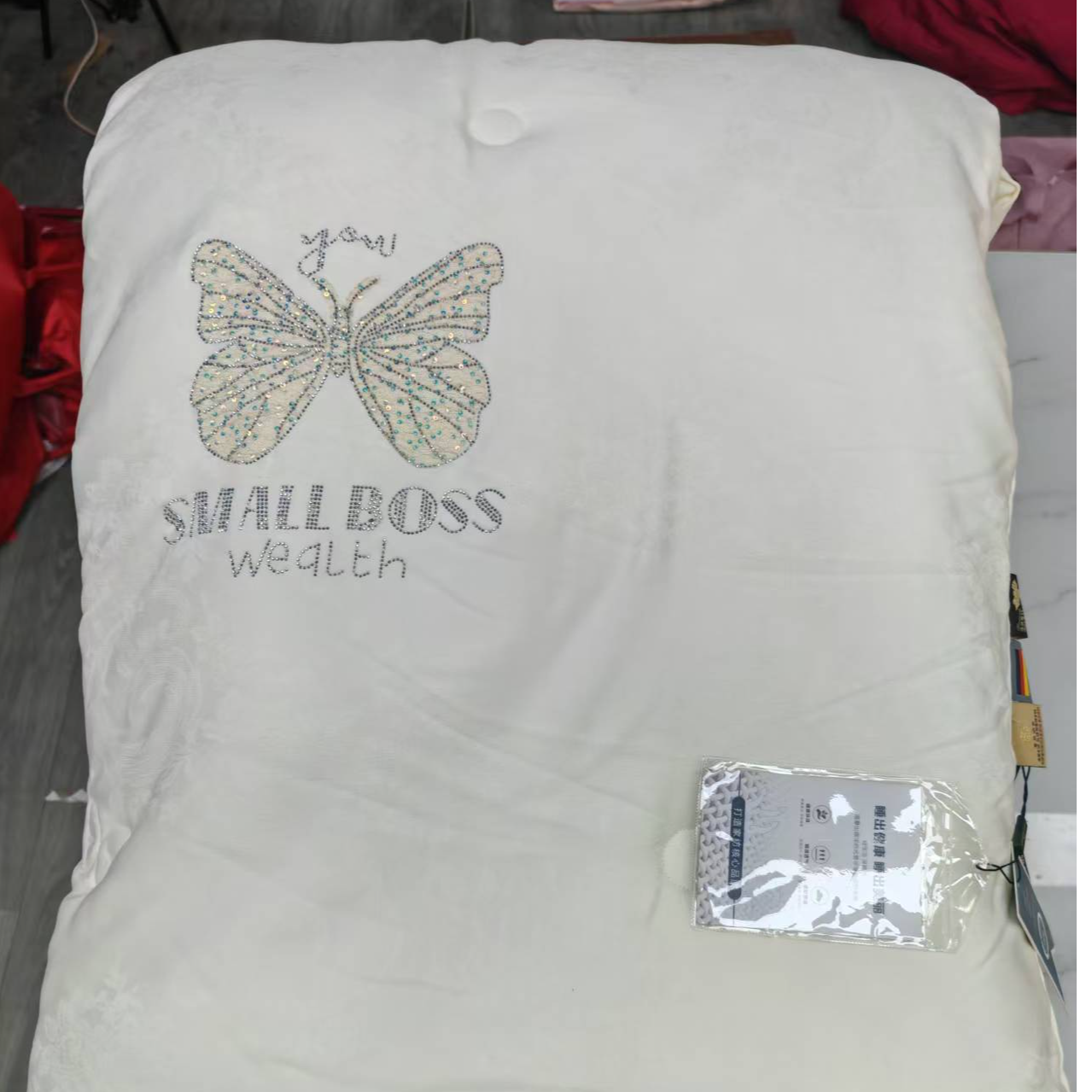 世界之窗家-品牌尾单清仓福利加厚冬被88不挑颜色