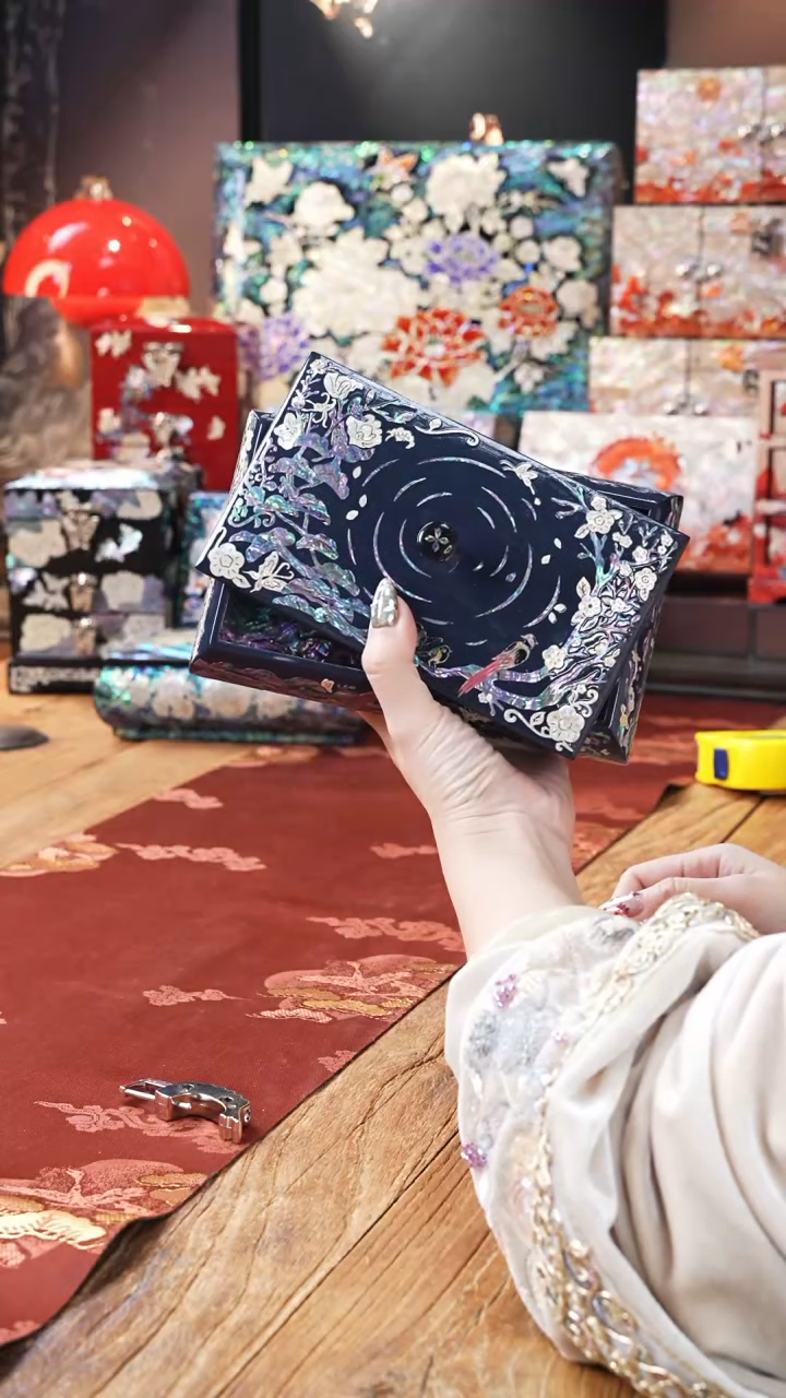 【闪购商品】瓷片豆包儿推荐螺钿摆件