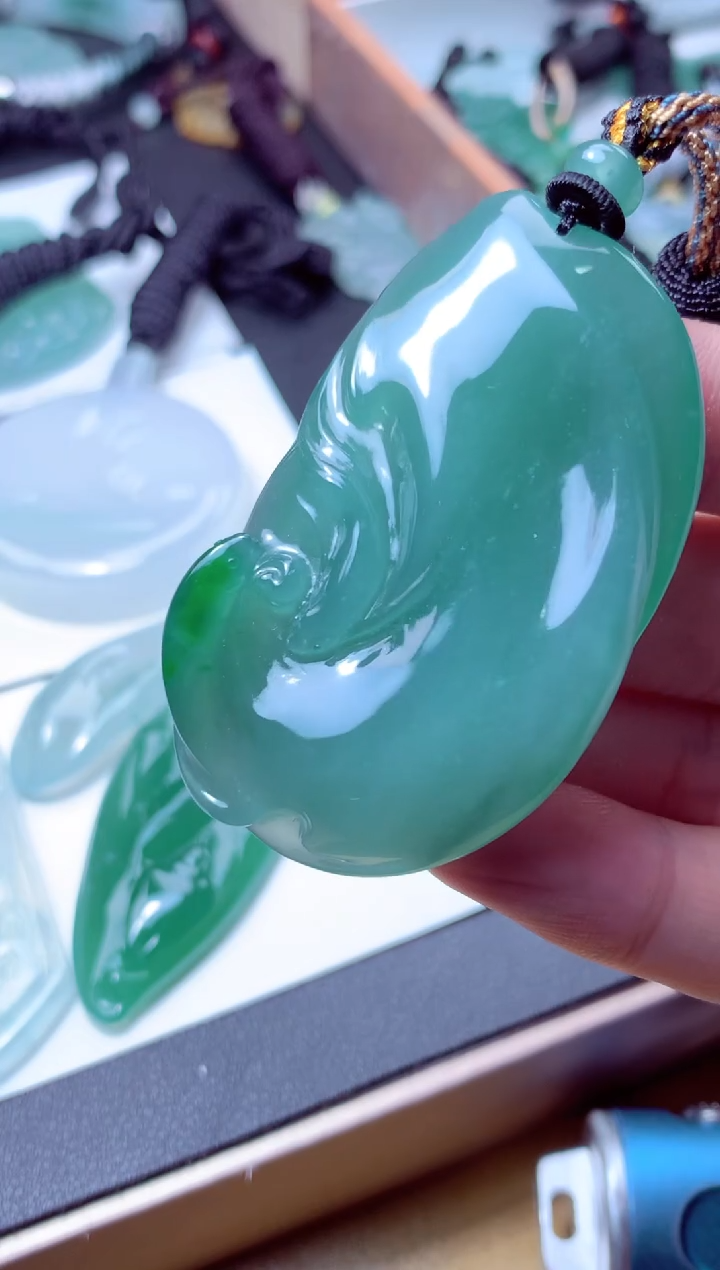 颈饰未镶嵌翡翠天然A货翡翠