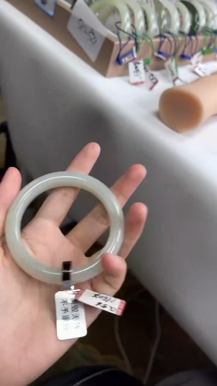 未镶嵌手镯和田玉56