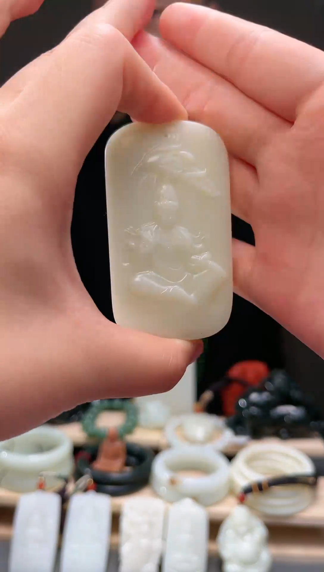 颈饰未镶嵌和田玉齐*吊坠