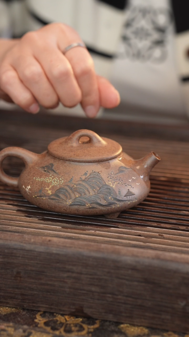 茶壶紫砂细**痕宽口  