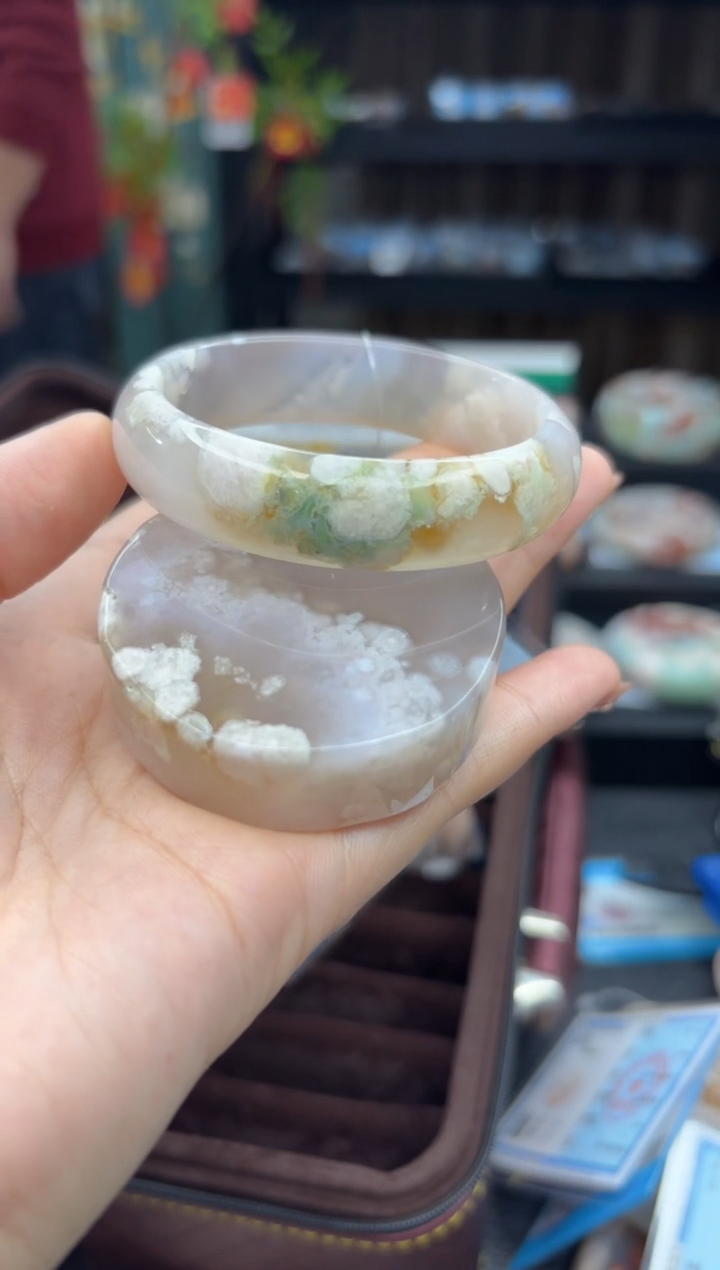 【闪购商品】石英质玉手镯未镶嵌238（52圈赠送镯心）
