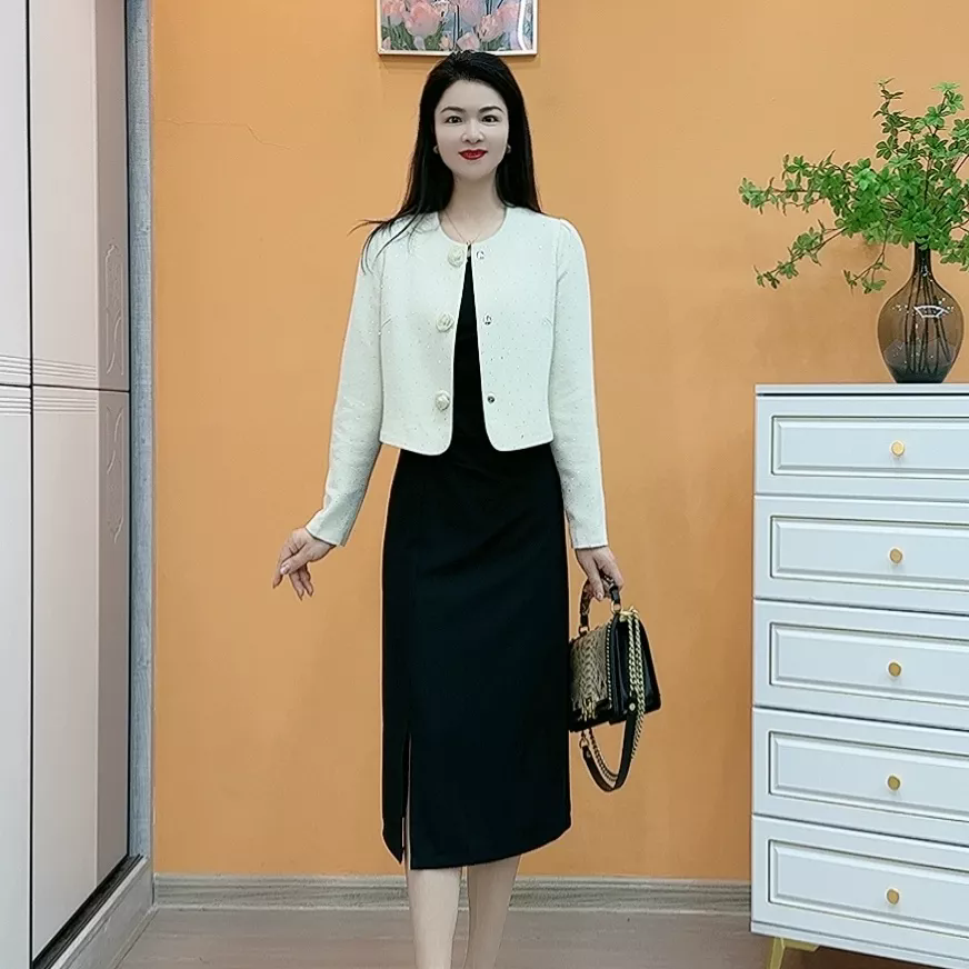 H2538秋季新款时尚气质减龄修身显瘦烫钻短外套款连衣裙女装套装