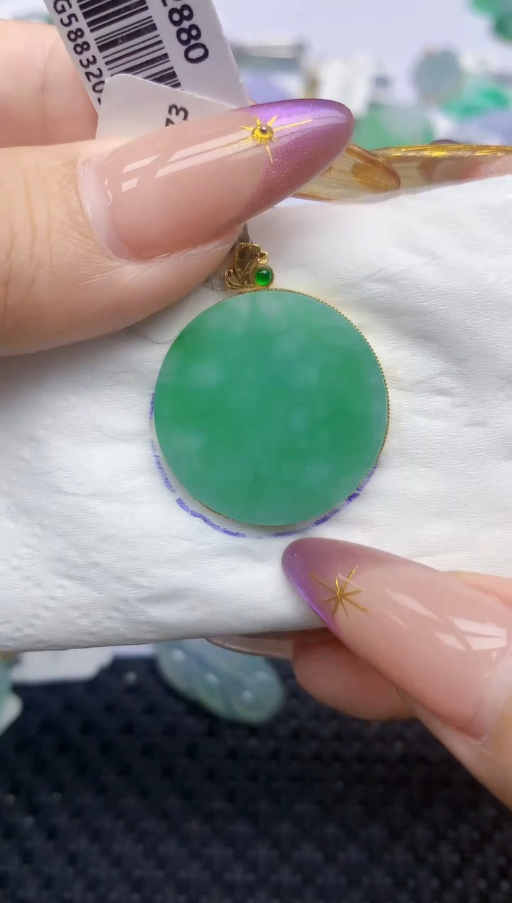 翡翠18K金镶嵌颈饰72   天然翡翠A货  百元以上9米证书费自理