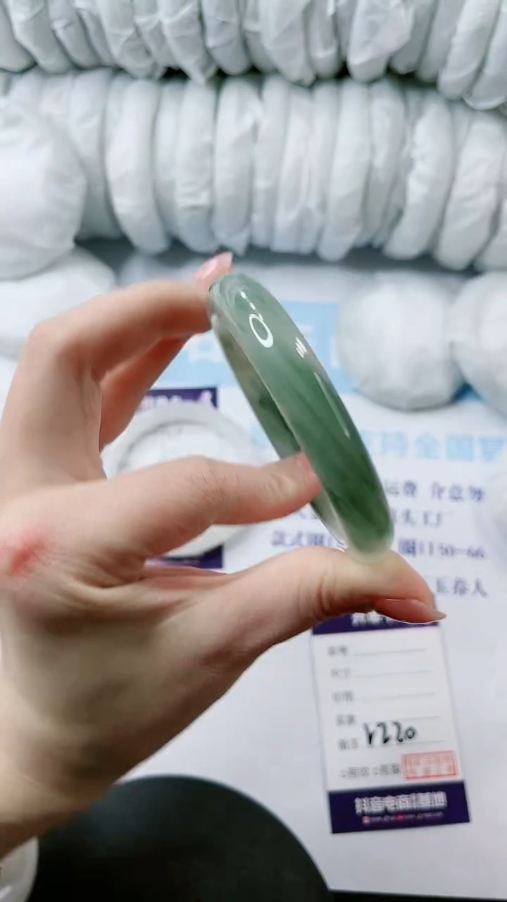 【闪购商品】石英质玉手镯未镶嵌多样性发货V220