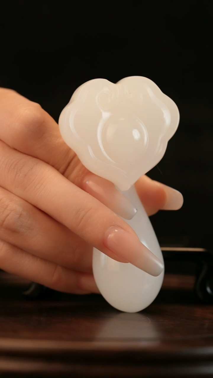 云南石荔枝白雕刻：平安如意