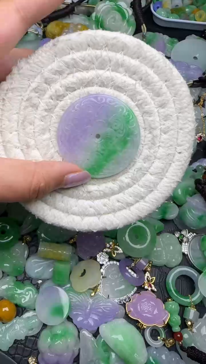 颈饰未镶嵌翡翠缅甸翡翠吊坠