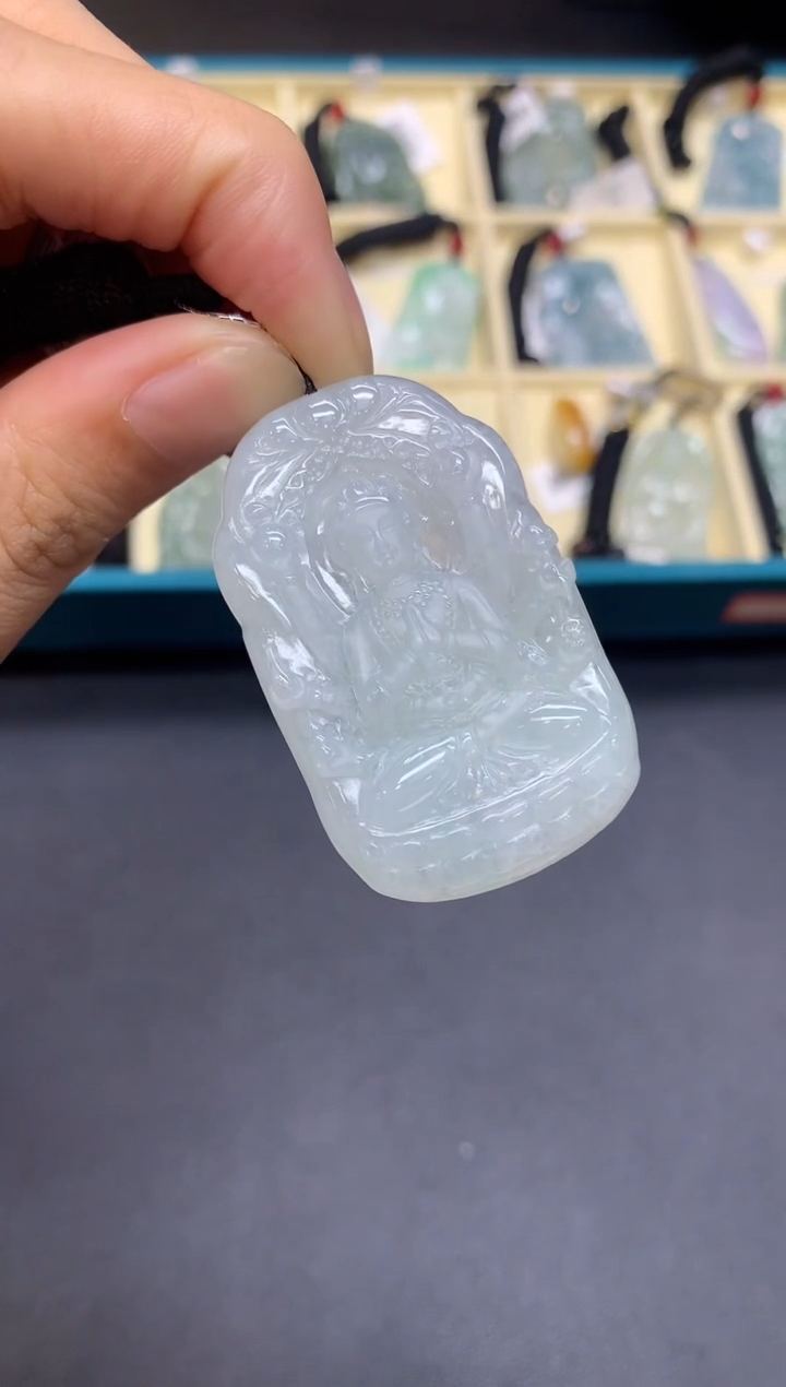 【闪购商品】定制翡翠未镶嵌千手观音【无服务费】