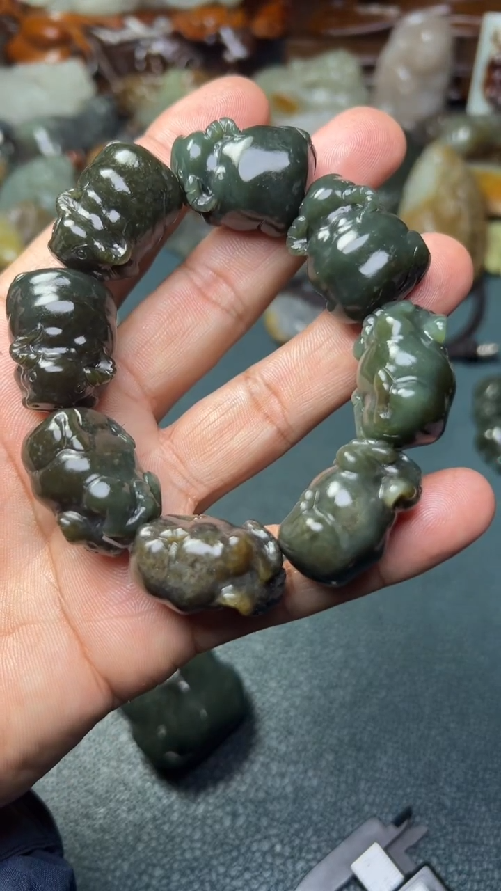 未镶嵌和田玉把件-