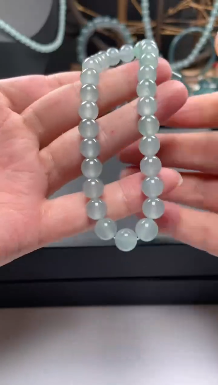 【闪购商品】翡翠手链未镶嵌多样性发货1颗卡8