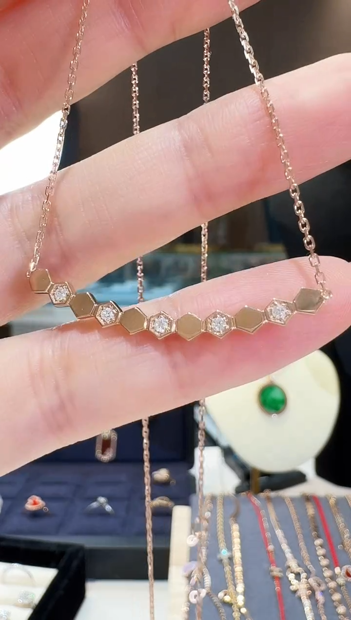 【闪购商品】钻石项链18K金镶嵌蜂巢笑脸项链