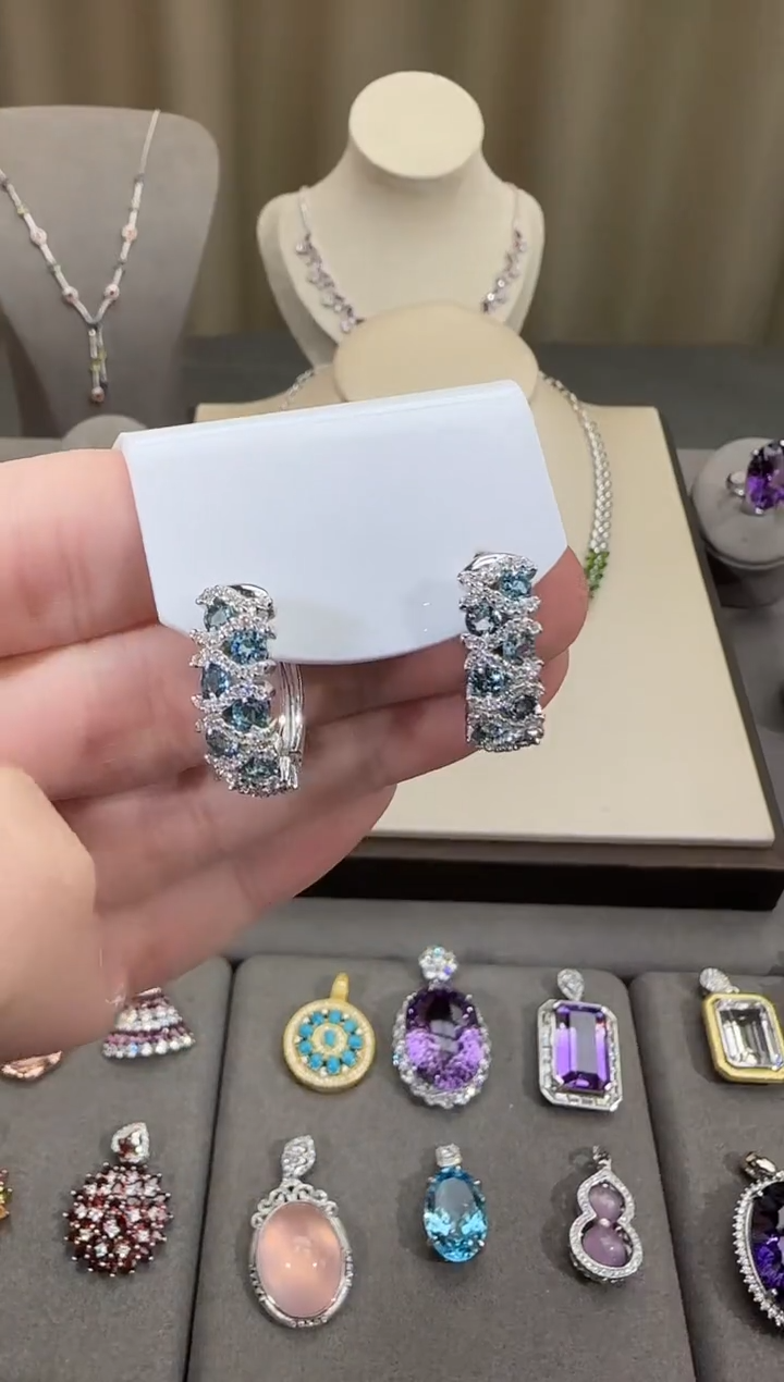 银S925镶嵌托帕石耳饰8mm耳扣伦敦蓝高级款