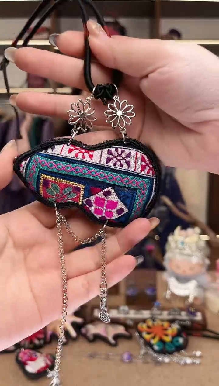 织绣1910黔东南苗族刺绣