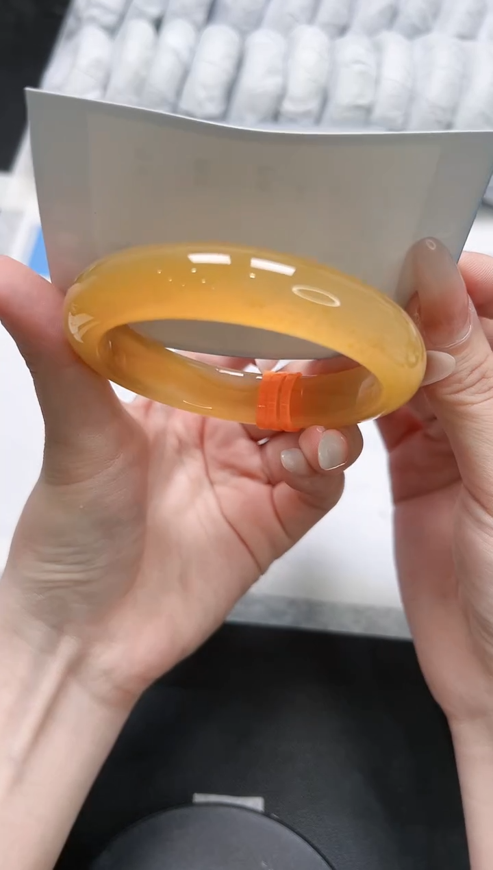 【闪购商品】石英质玉合金手镯306-58.5香槟