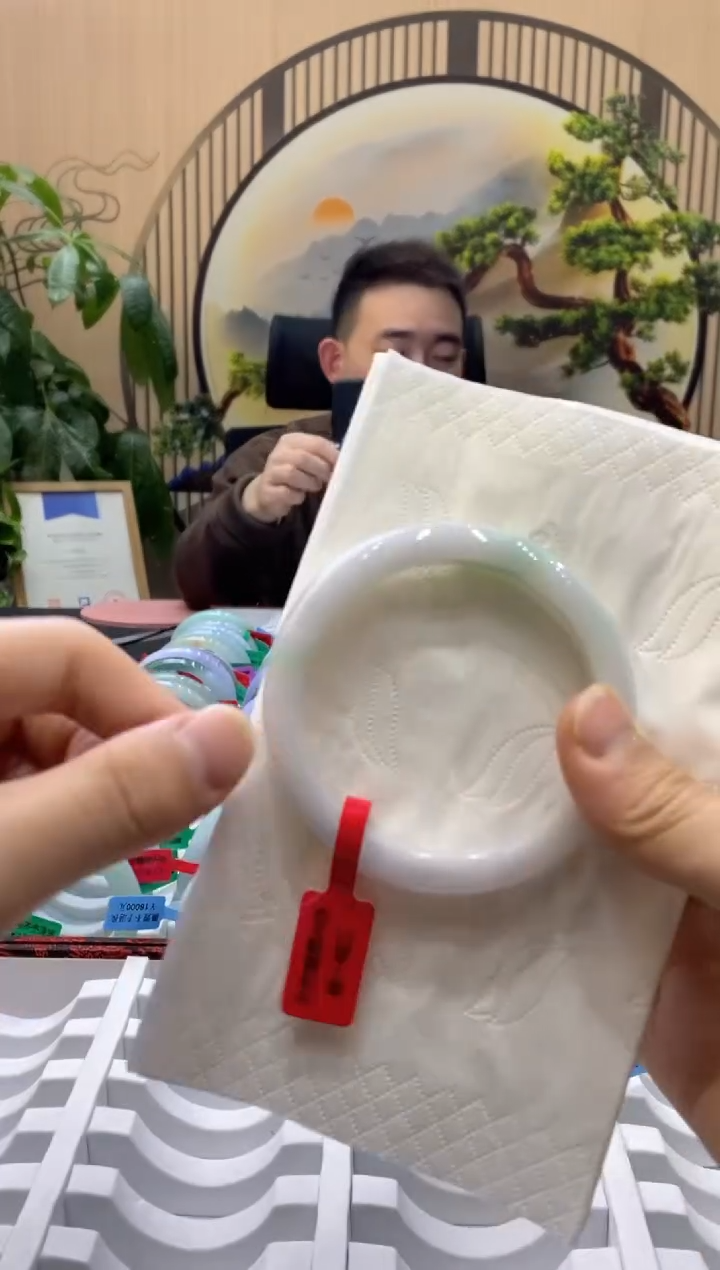 【闪购商品】翡翠手镯未镶嵌000010313