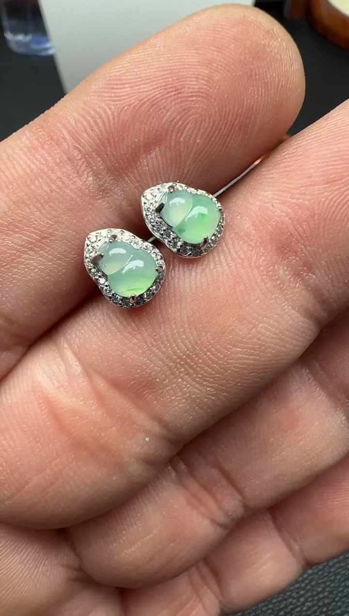 颈饰银S925镶嵌翡翠（19号链接）纯天然A货缅甸翡翠葫芦（耳钉）