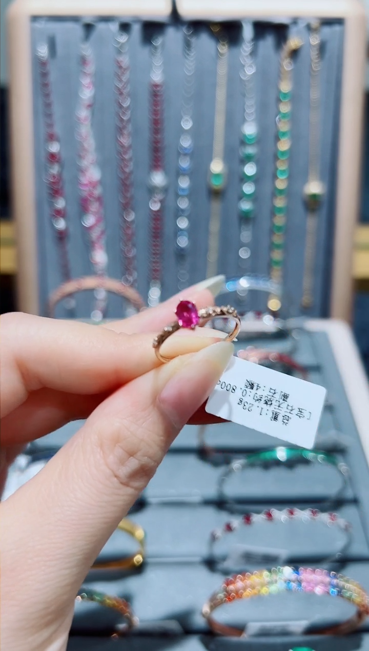 【闪购商品】红宝石戒指18K金镶嵌.