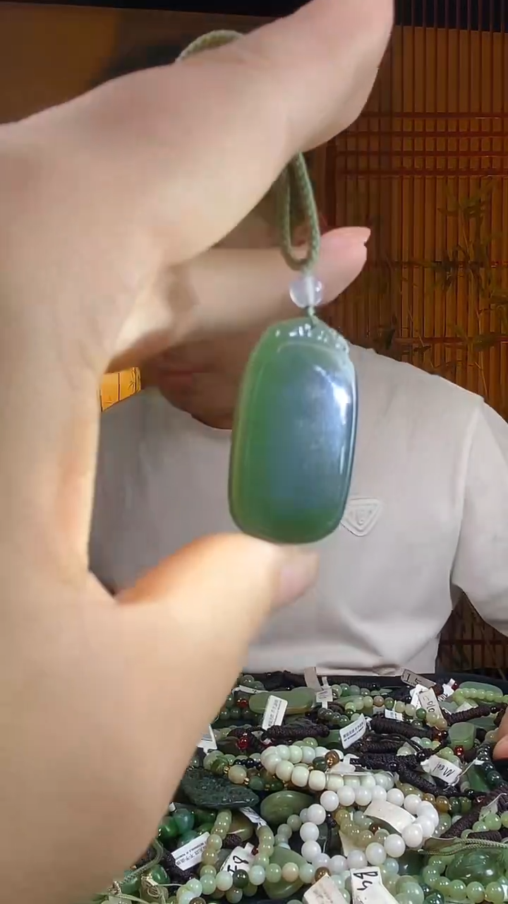 和田玉未镶嵌颈饰多样性发货，拍一发一