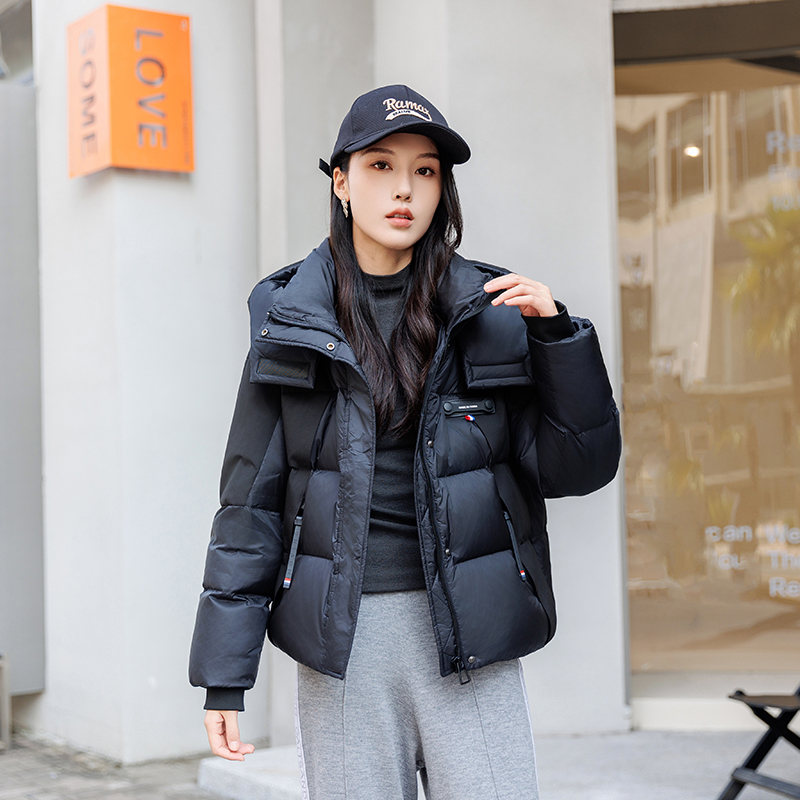 搭配日记E077新款时尚羽绒服