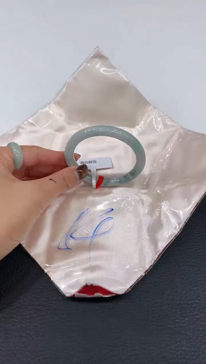 【闪购商品】翡翠手镯未镶嵌手镯